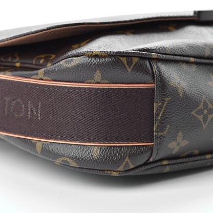 Louis Vuitton Monogram Beaubourg MM Messenger Bag 9 of 14