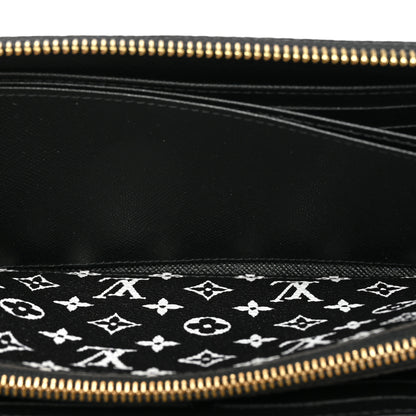 Louis Vuitton Monogram Giant Jungle Zippy Wallet Black 6 of 9