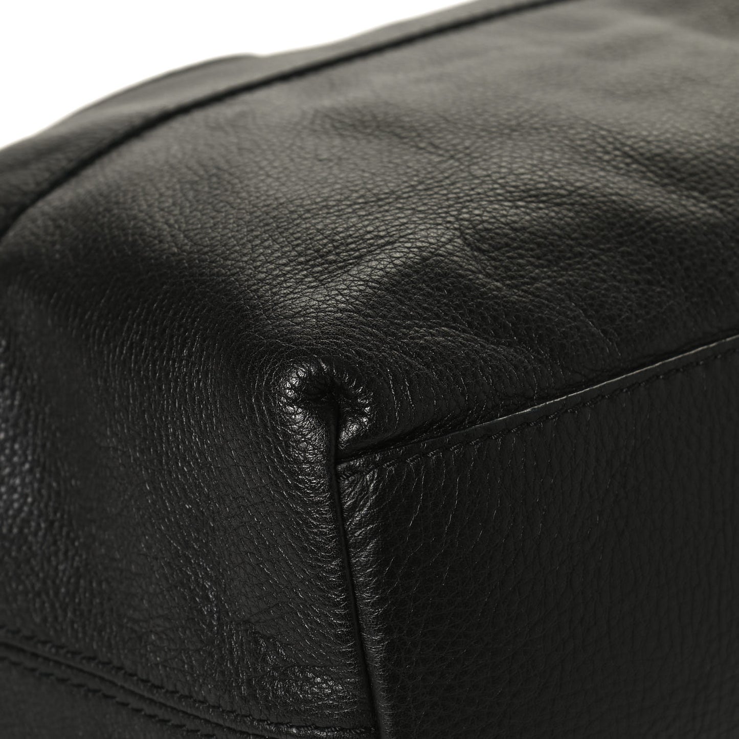 Waxy Grained Calfskin Studded Medium Nightingale Black