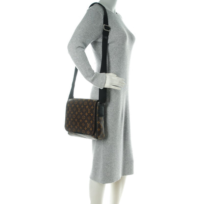 Louis Vuitton Monogram Macassar District PM 2 of 7