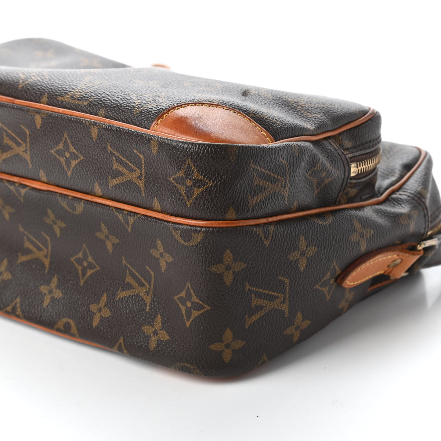 Monogram Nil 28