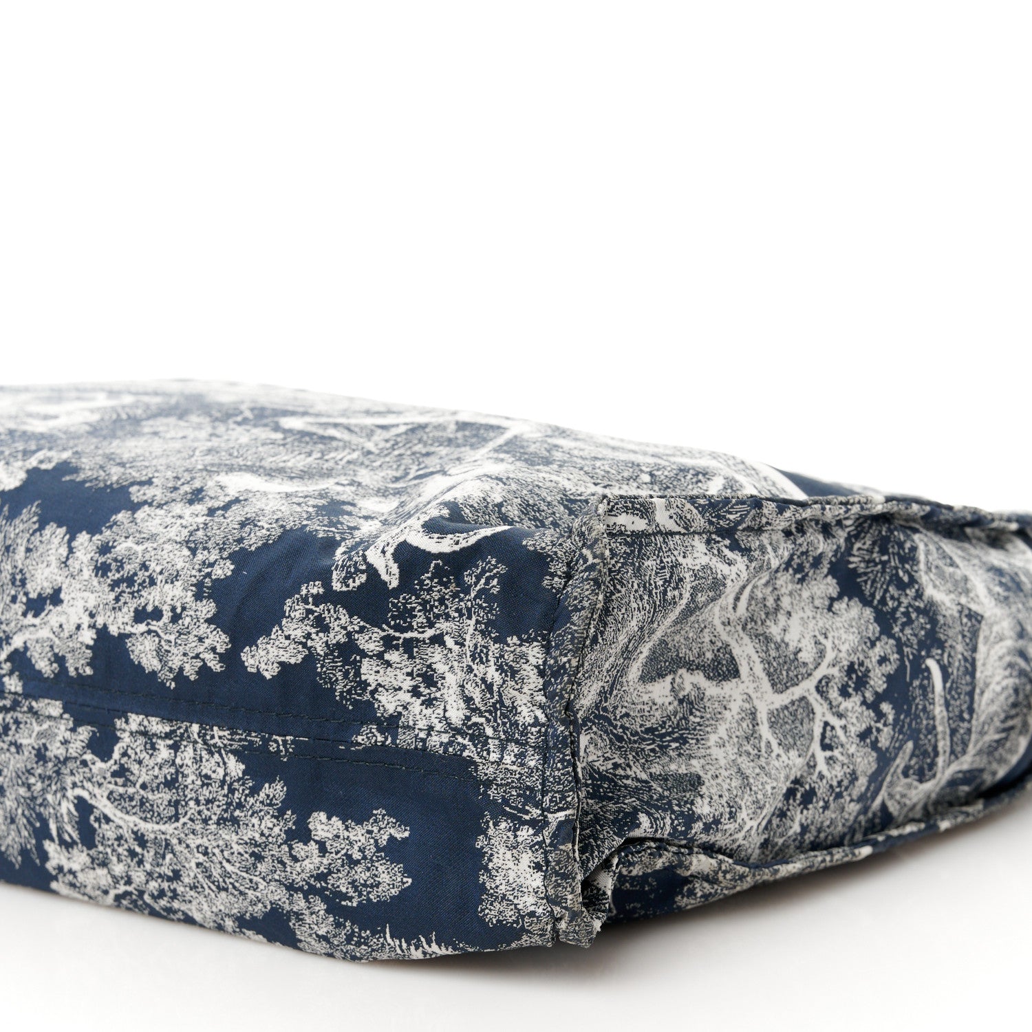 Christian Dior Technical Fabric Toile De Jouy Reverse Diortravel Zipped Pouch Blue Multicolor 10 of 10