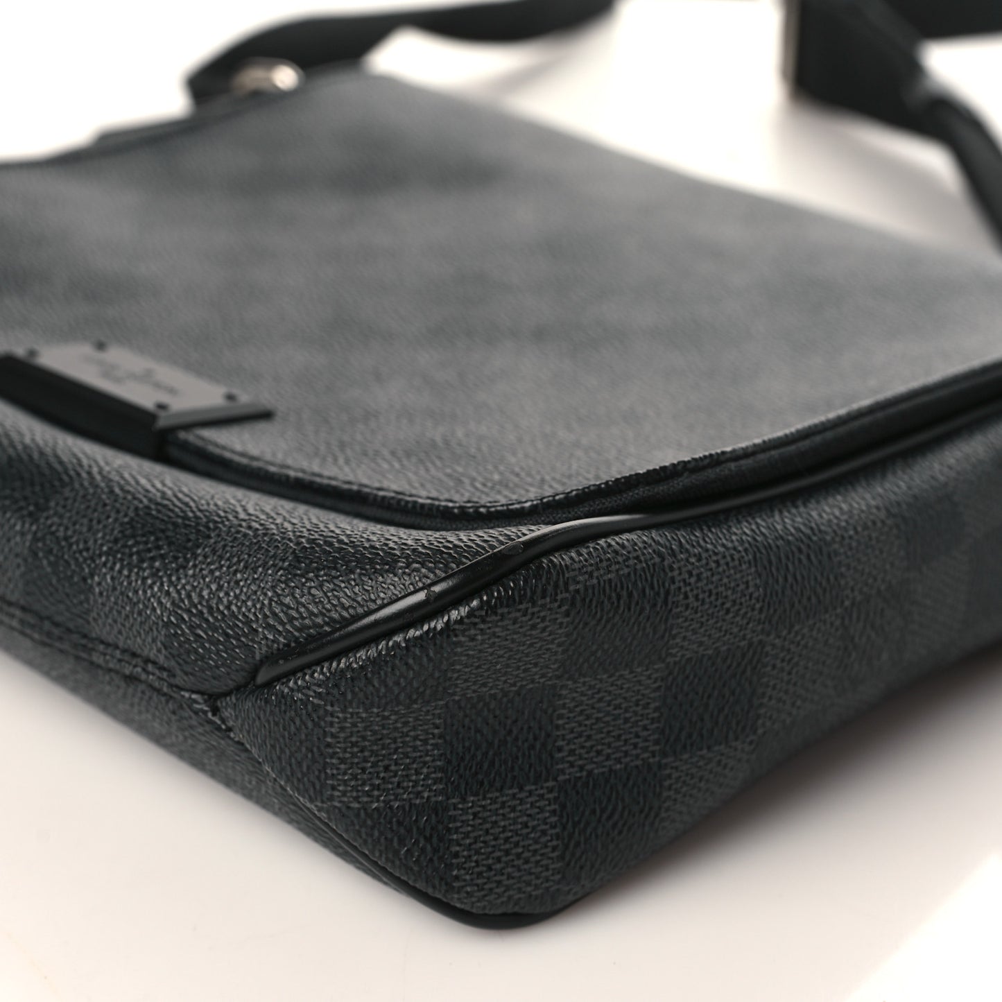 Damier Graphite District PM