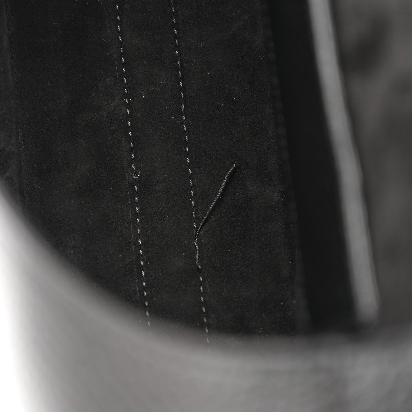 Grained Calfskin Large Bobby Flap Black