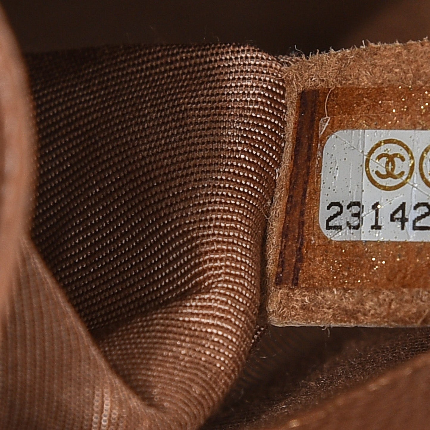 Caviar Quilted Medium Boy Flap Camel