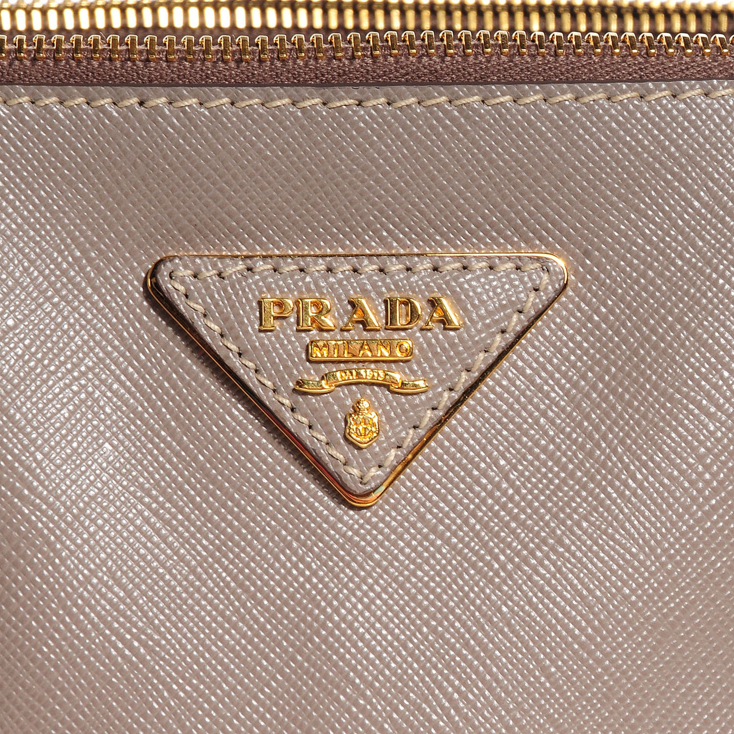 Saffiano Lux Large Double Zip Tote Argilla