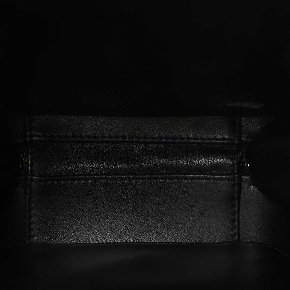 Caviar Quilted CC North South Filigree Vanity Case Black