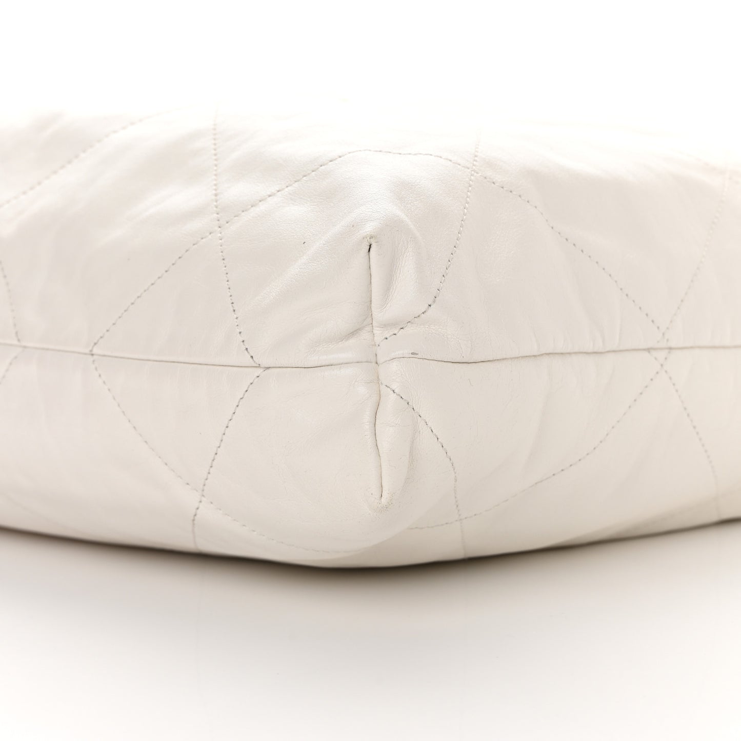 Shiny Calfskin Quilted Chanel 22 White