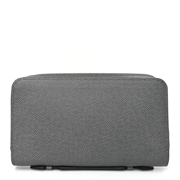 ※保留中※　ルーフ×中里リンゼアナ　札付き　ルイパパ Louis Vuitton Taiga Zippy XL Wallet Glacier 1476369 – FASHIONPHILE