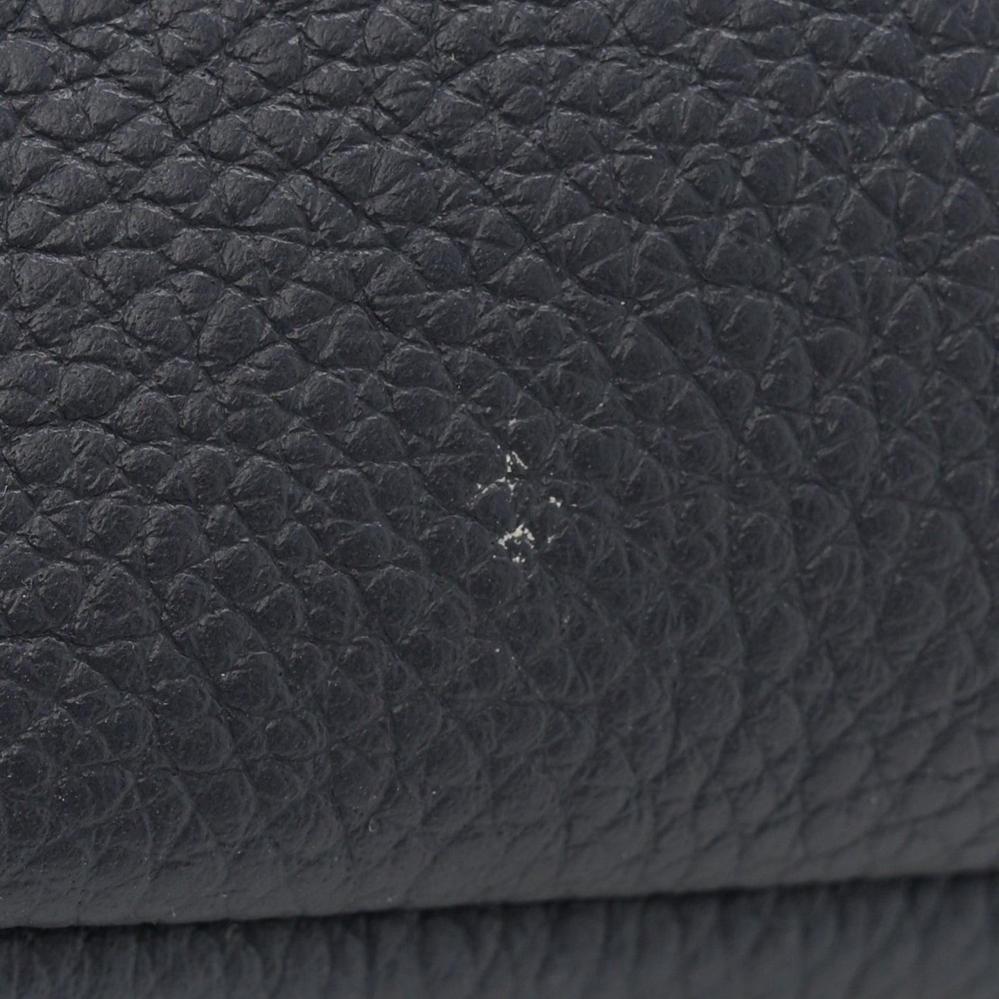 Vitello Cher Logo Embossed After Messenger Bag Dark Blue
