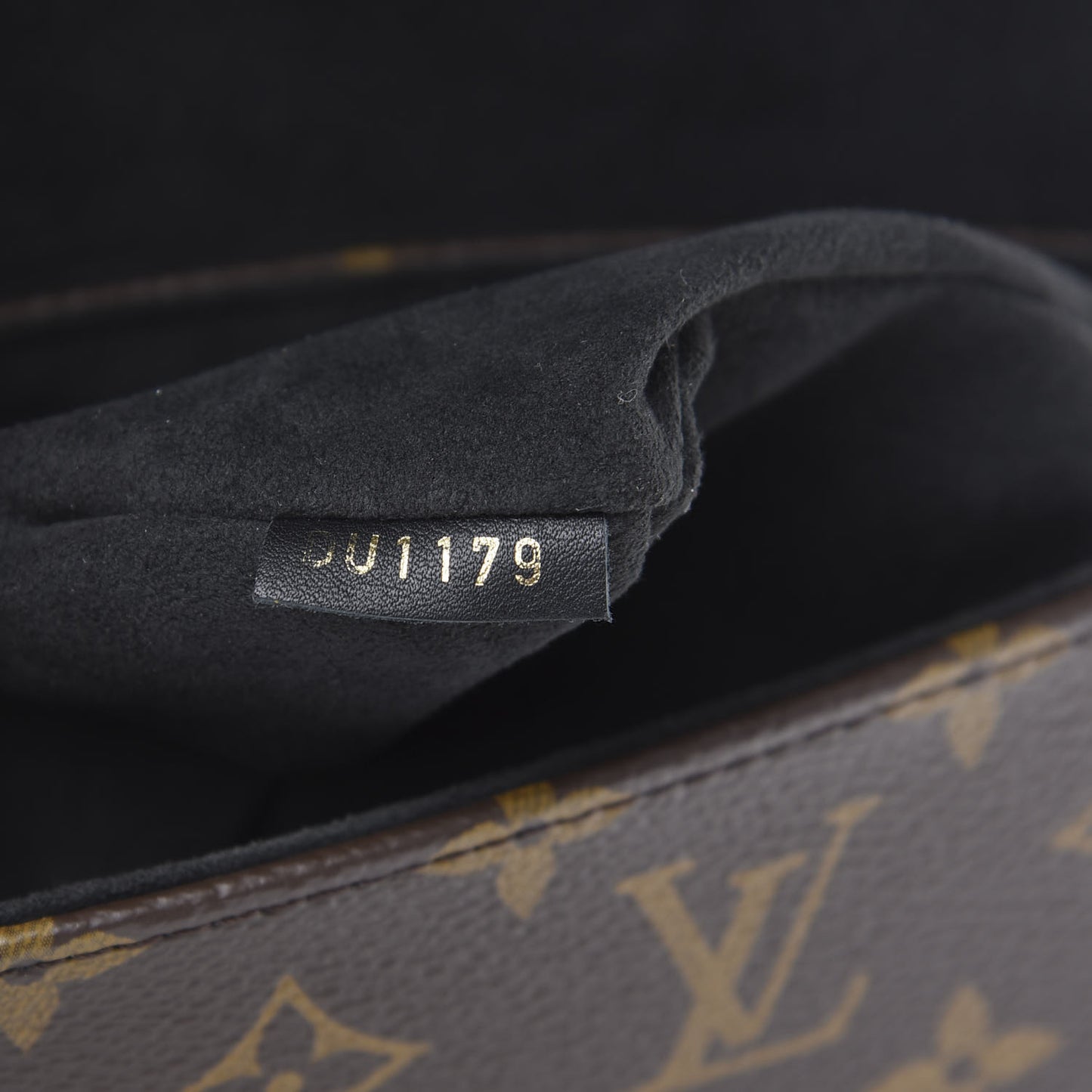 Monogram Locky BB Black