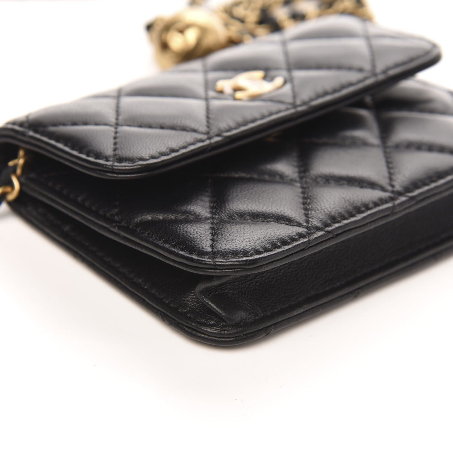 Lambskin Quilted Pearl Crush Clutch With Chain Black