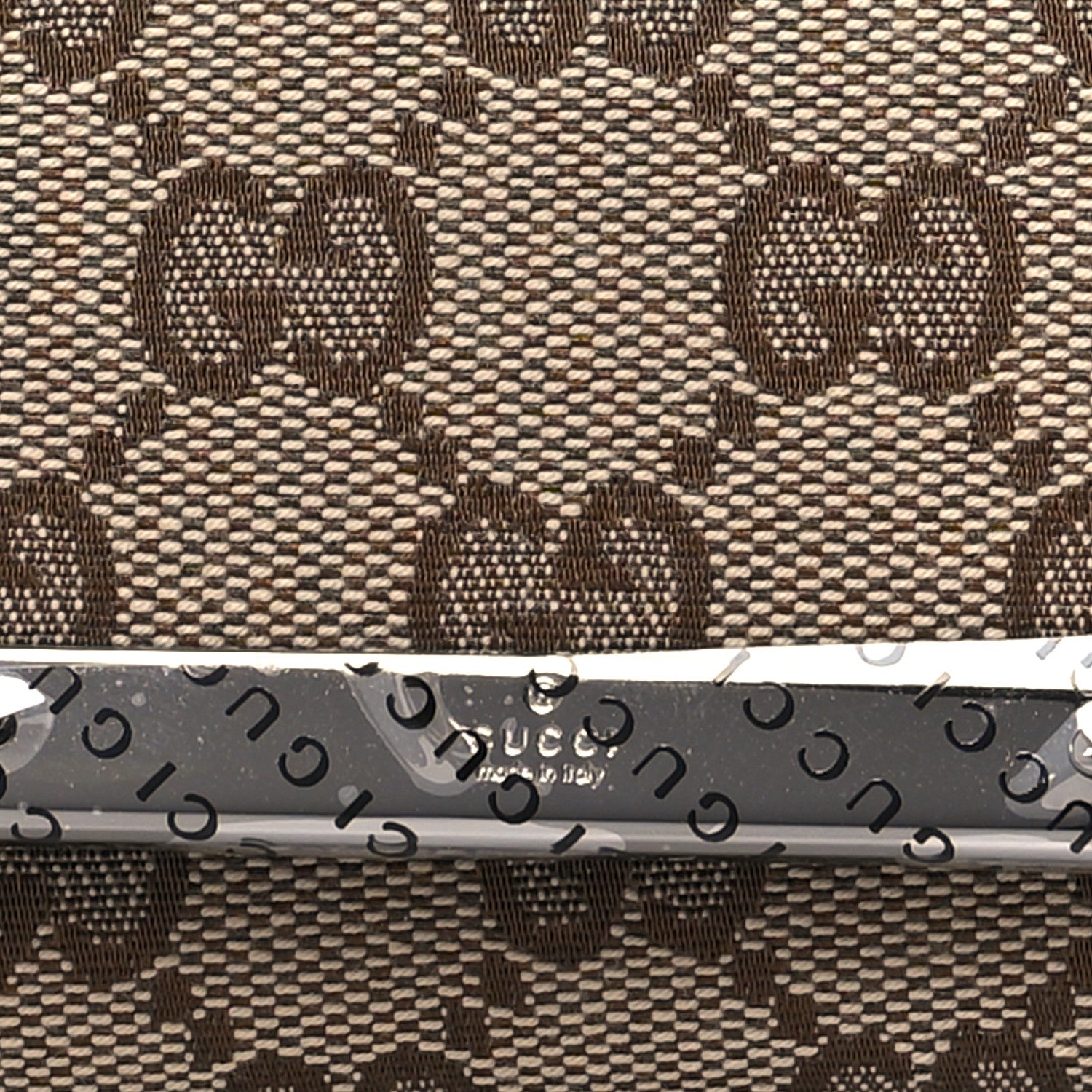 Gucci Monogram Textured Calfskin Metal Bar 6 Key Holder Case Beige Ebony Cocoa 7 of 10