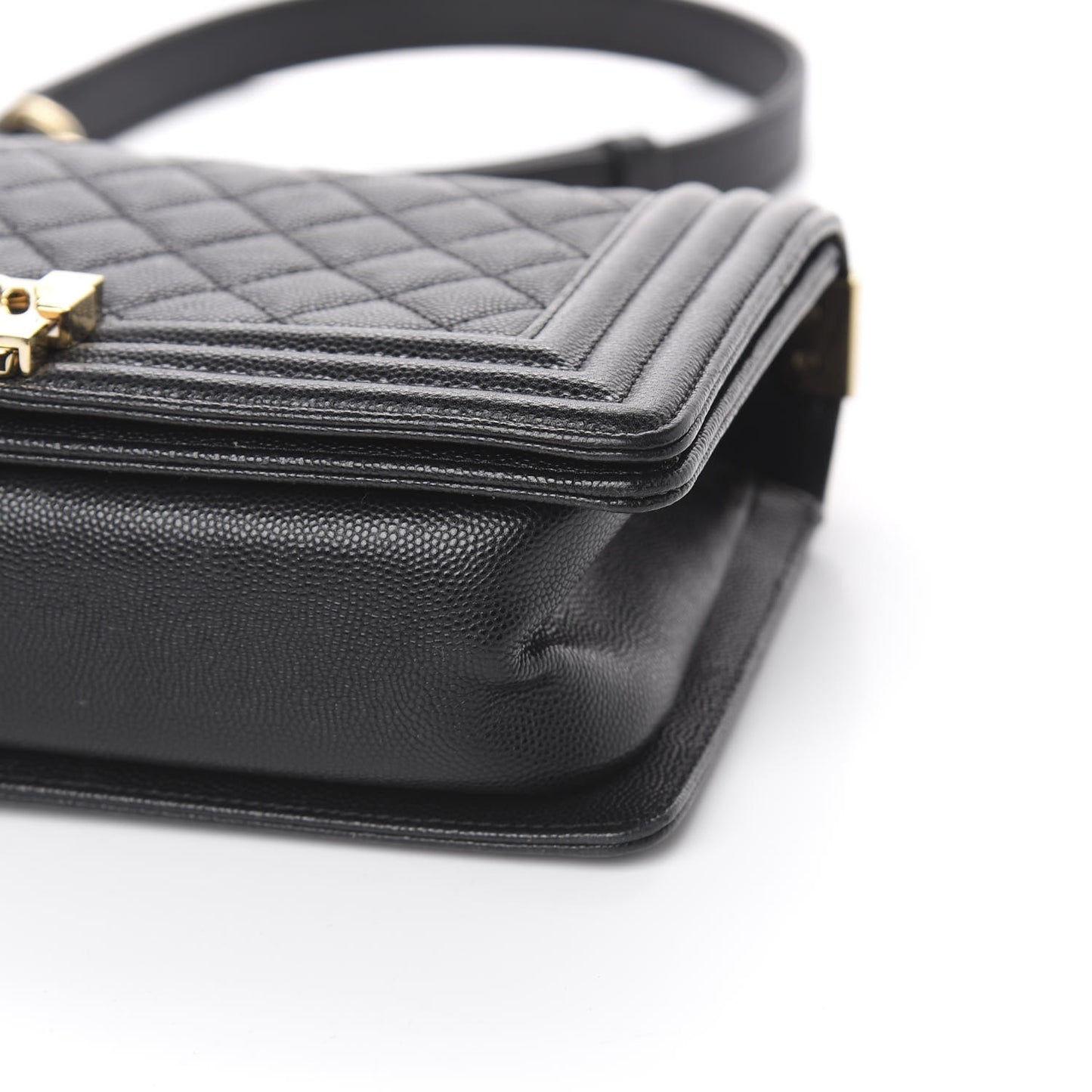 Caviar Quilted Medium Boy Flap Black