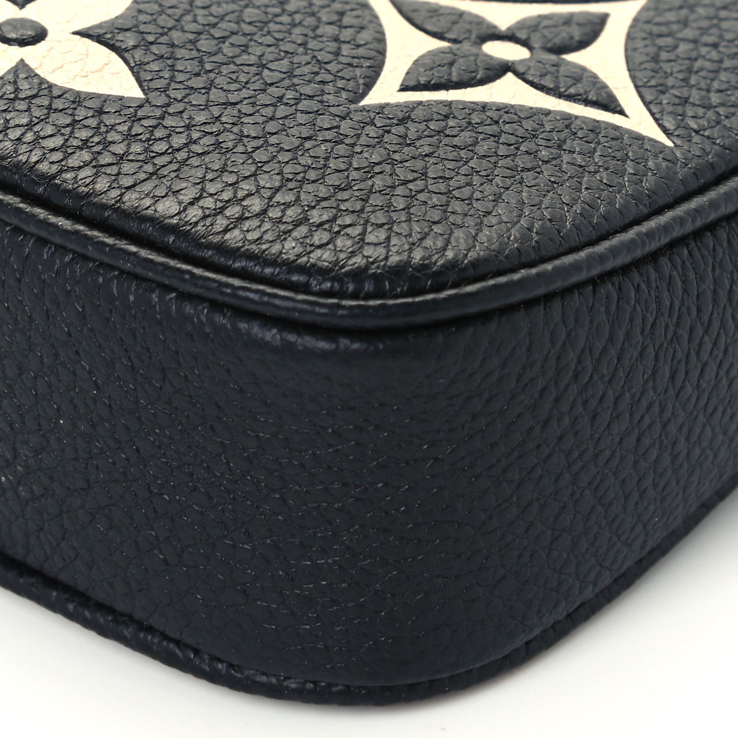 Empreinte Monogram Giant Mini Pochette Accessories Black