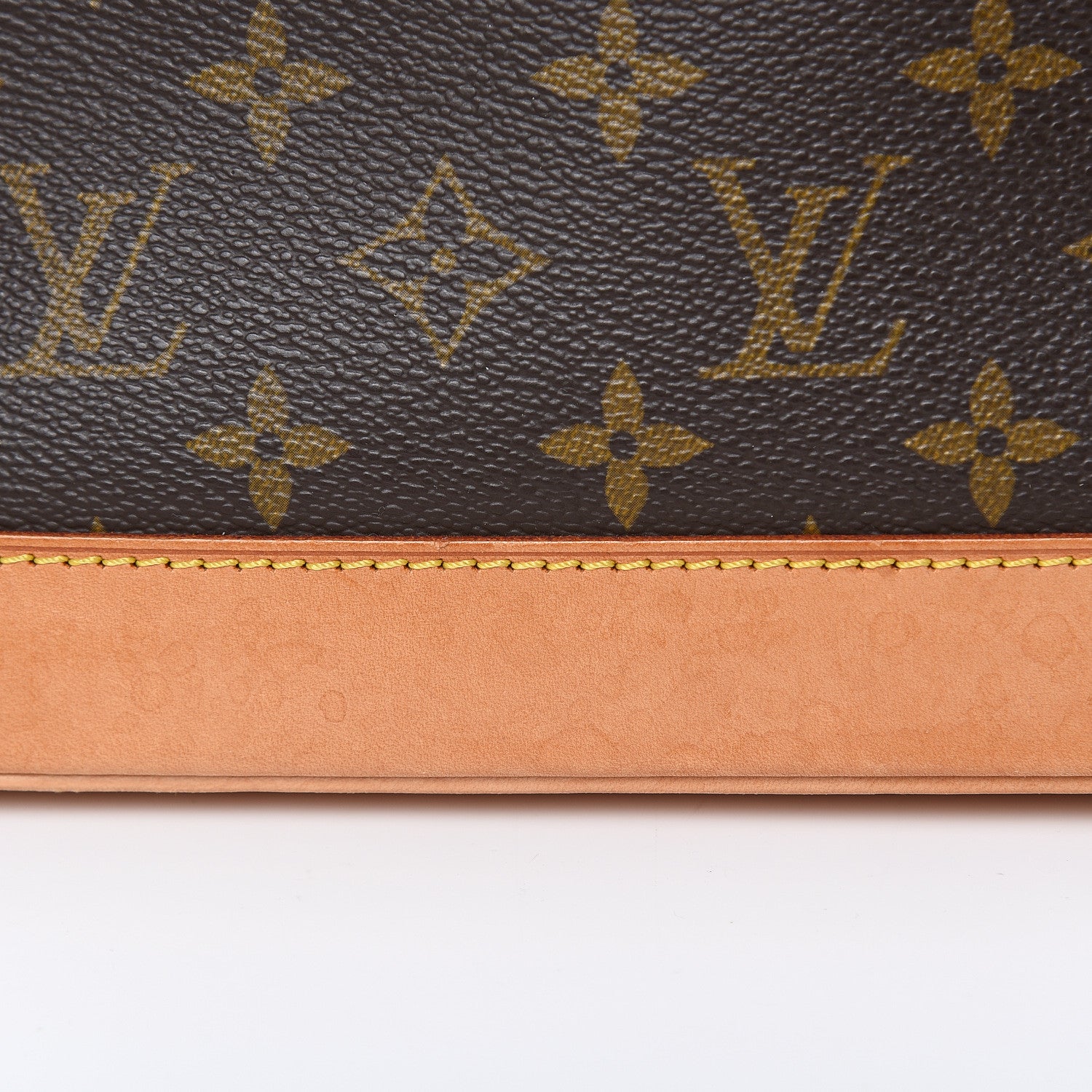 Louis Vuitton Monogram Alma PM 16 of 17