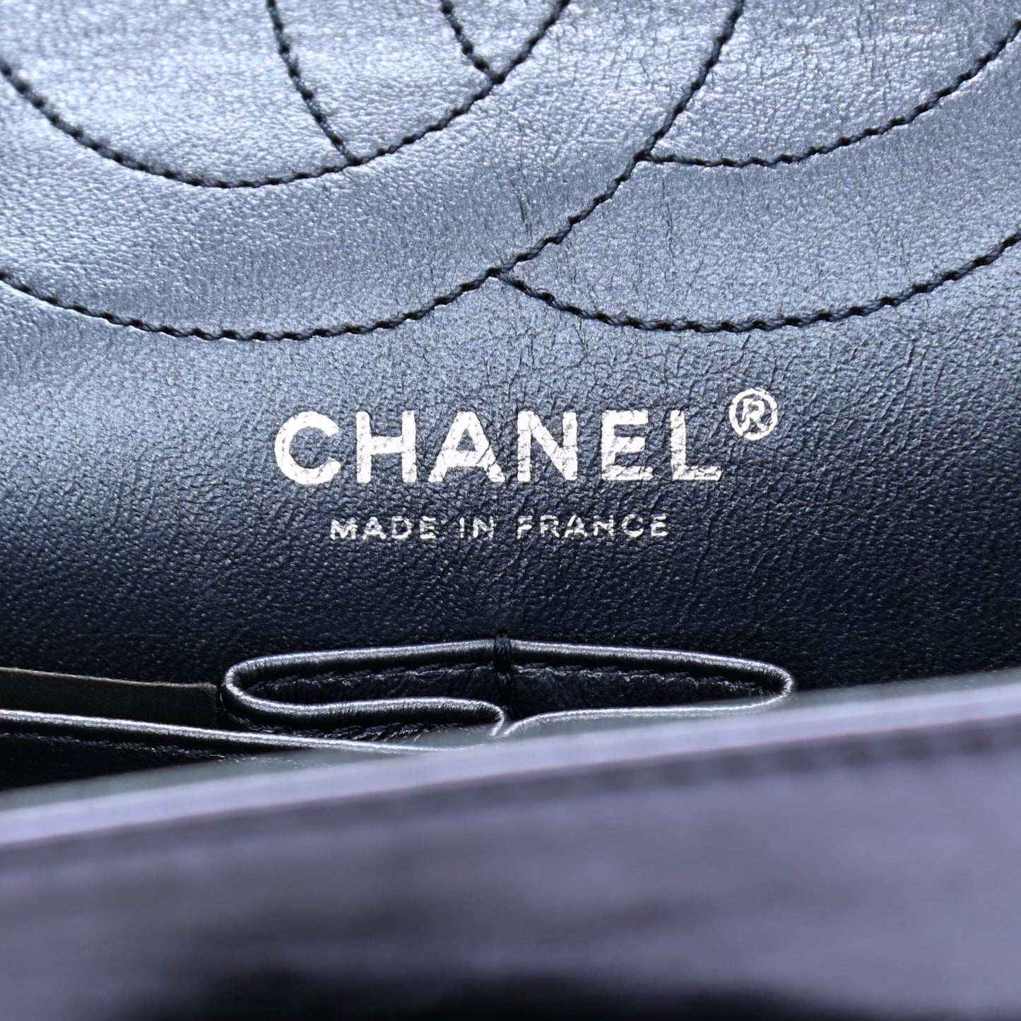 Metallic Calfskin Quilted 2.55 Reissue 226 Flap Marine Fonce