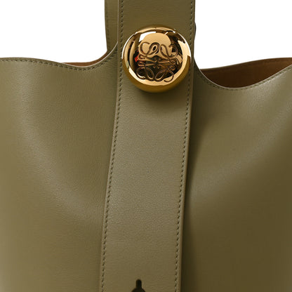Loewe Smooth Calfskin Medium Pebble Bucket Bag Eucalyptus 7 of 9