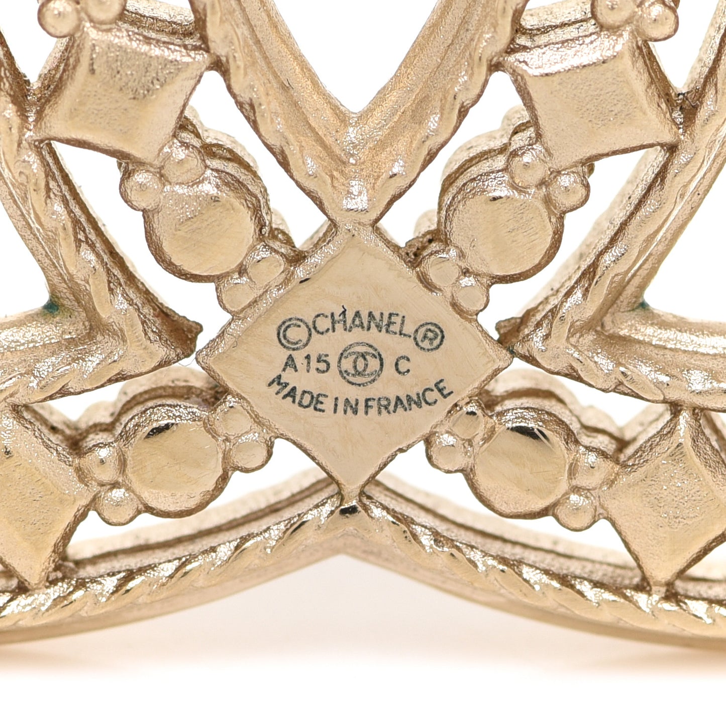 Metal CC Brooch Gold