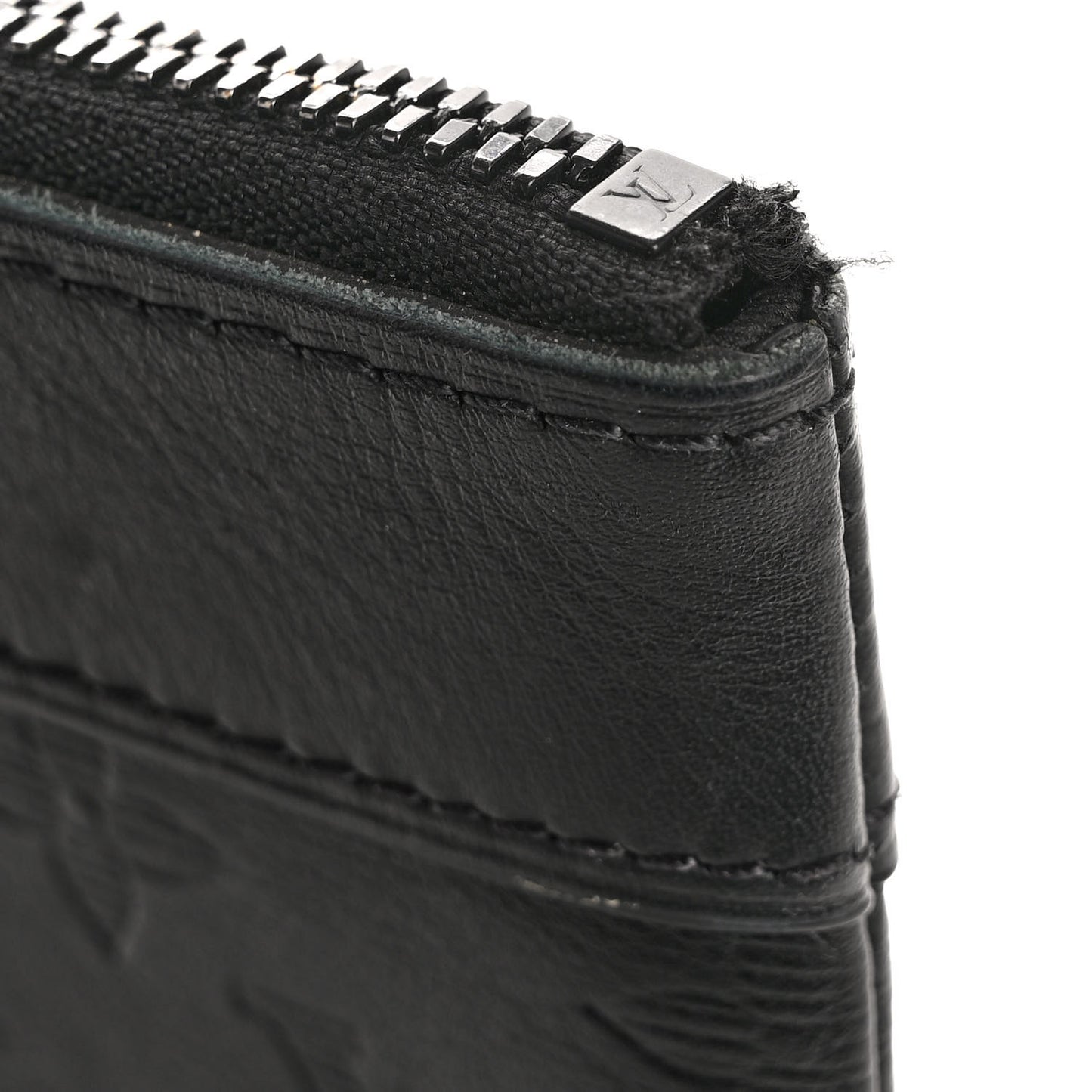 Calfskin Monogram Shadow Discovery Pochette Black