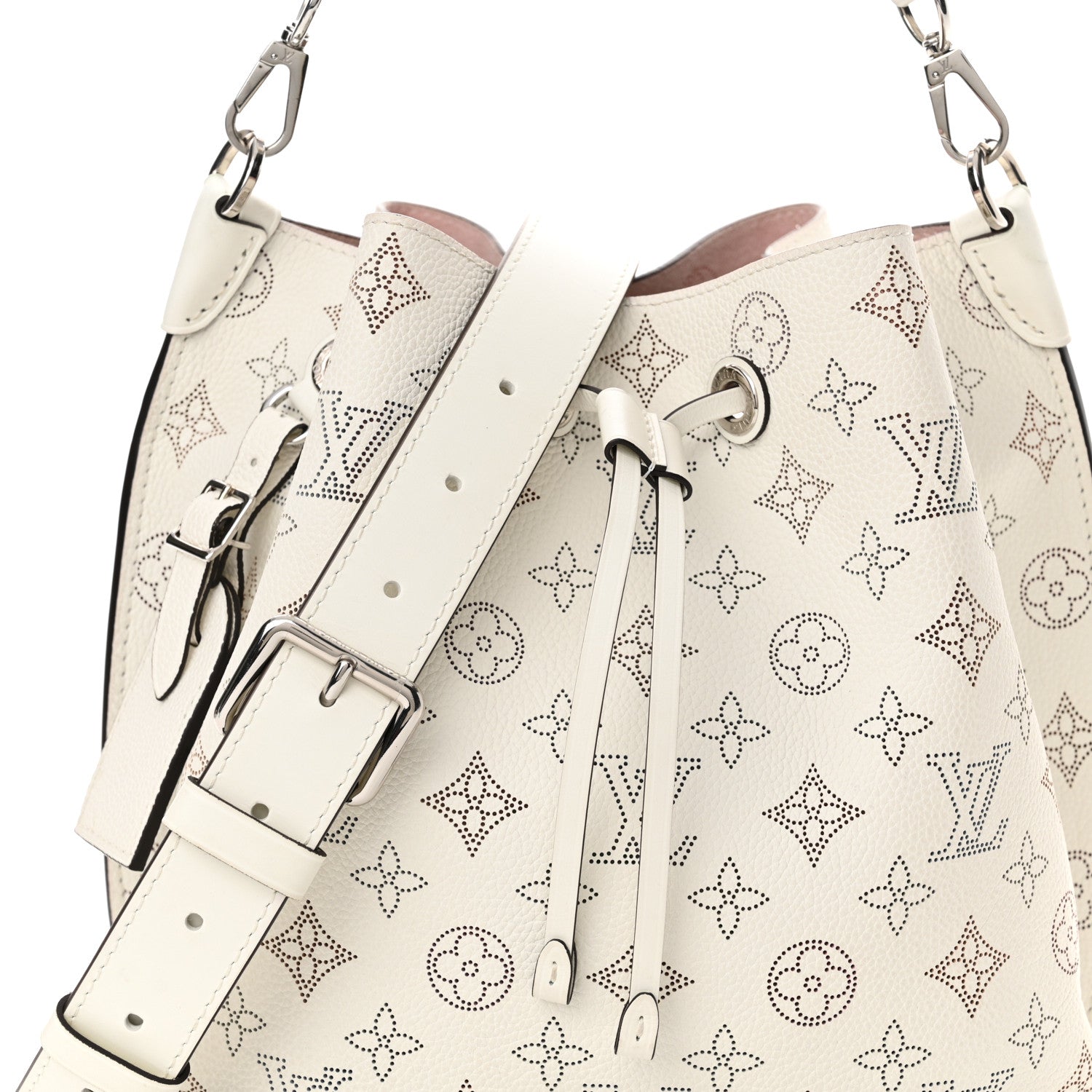 Louis Vuitton Mahina Muria Snow White 7 of 10