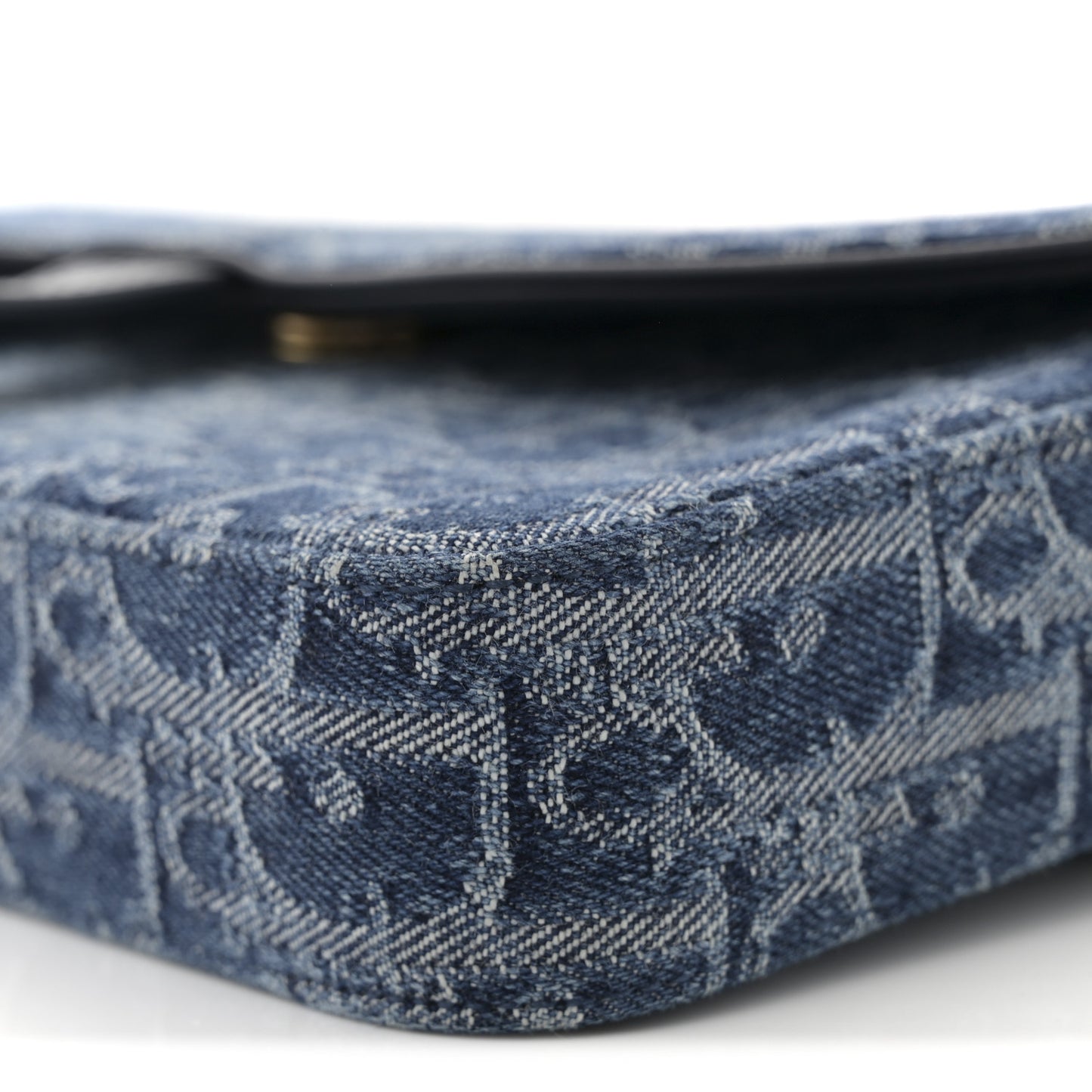 Oblique Denim Small Saddle Pouch With Chain Blue