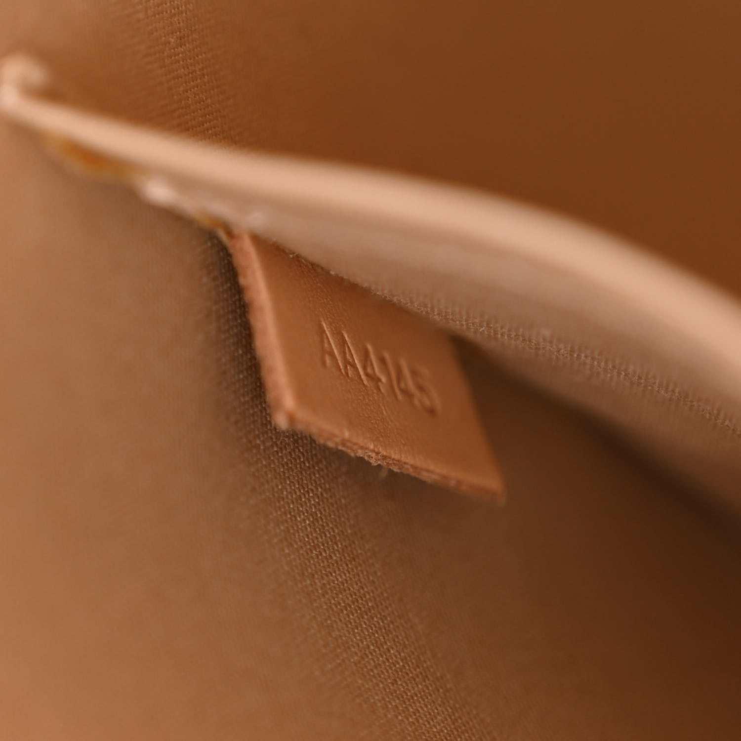 Louis Vuitton Vernis Alma PM Dune 7 of 10