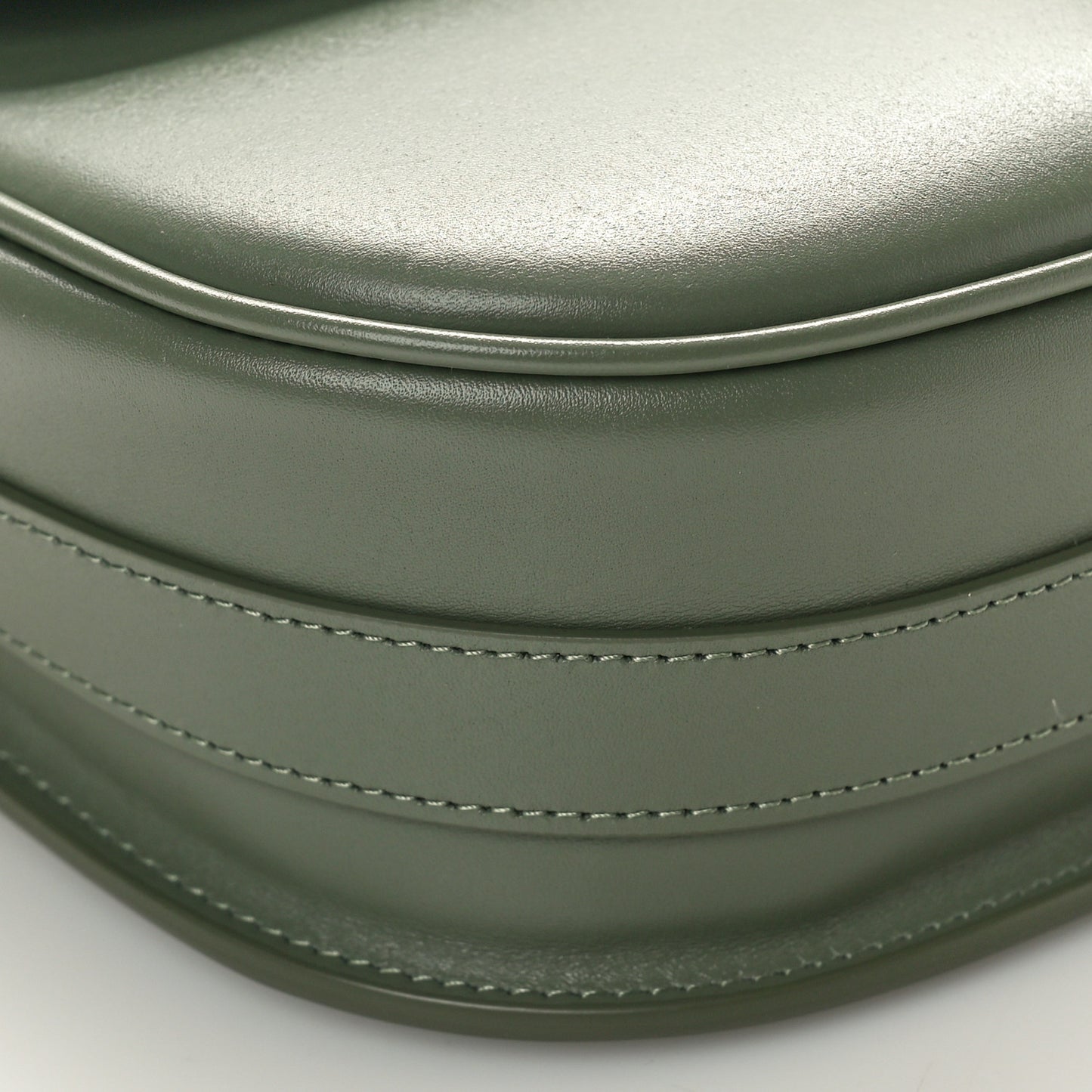 Box Calfskin Medium Bobby Flap Cedar