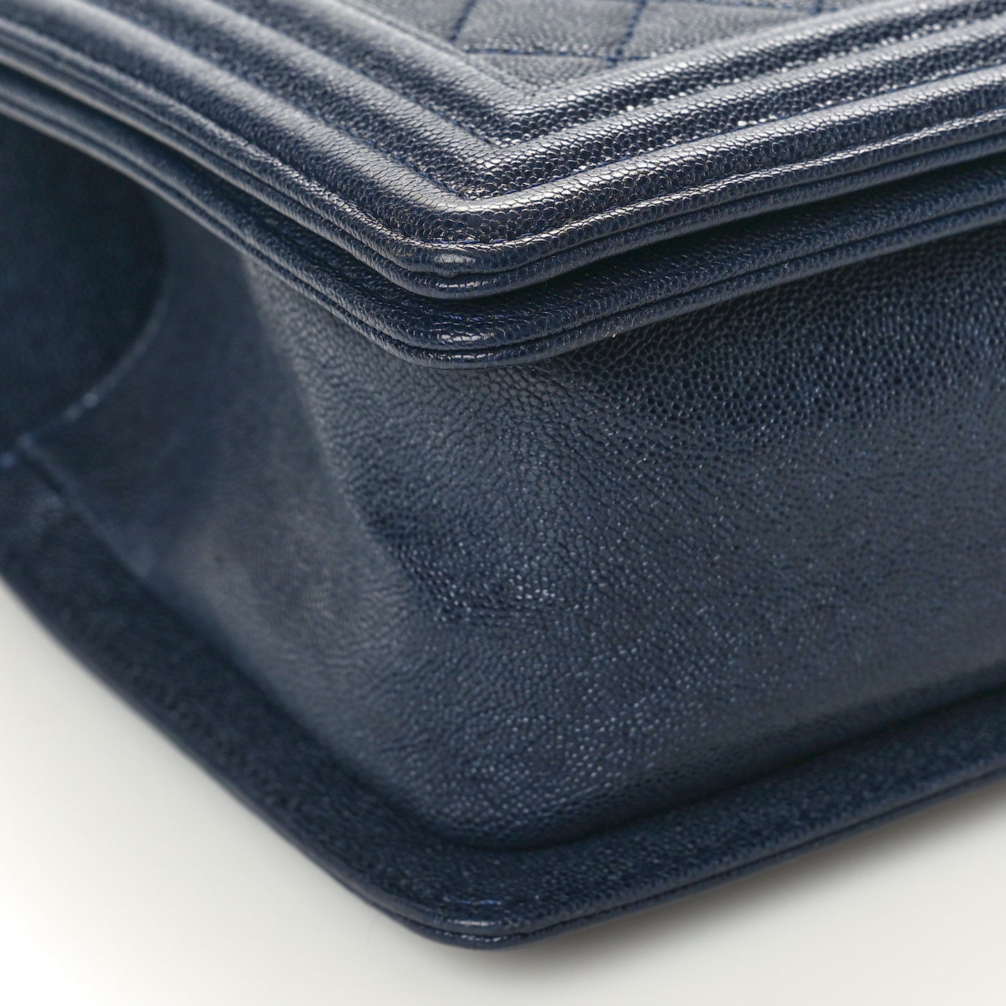 Caviar Quilted Medium Boy Flap Navy