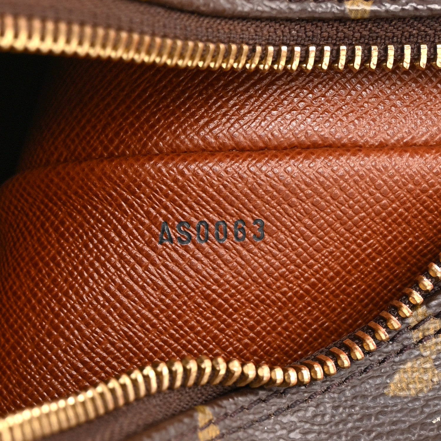 Louis Vuitton Monogram Boulogne 30 7 of 10