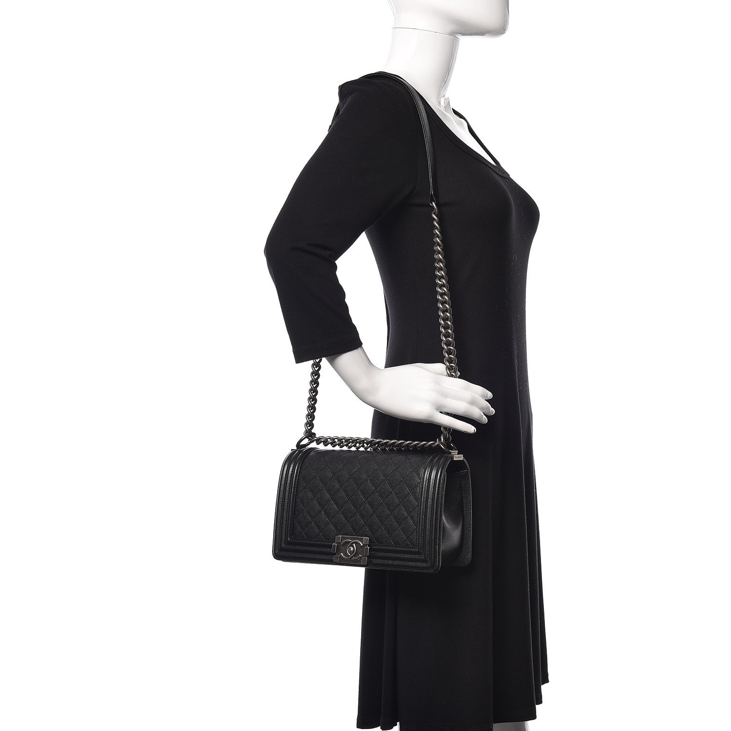 Caviar Quilted Medium Boy Flap Black