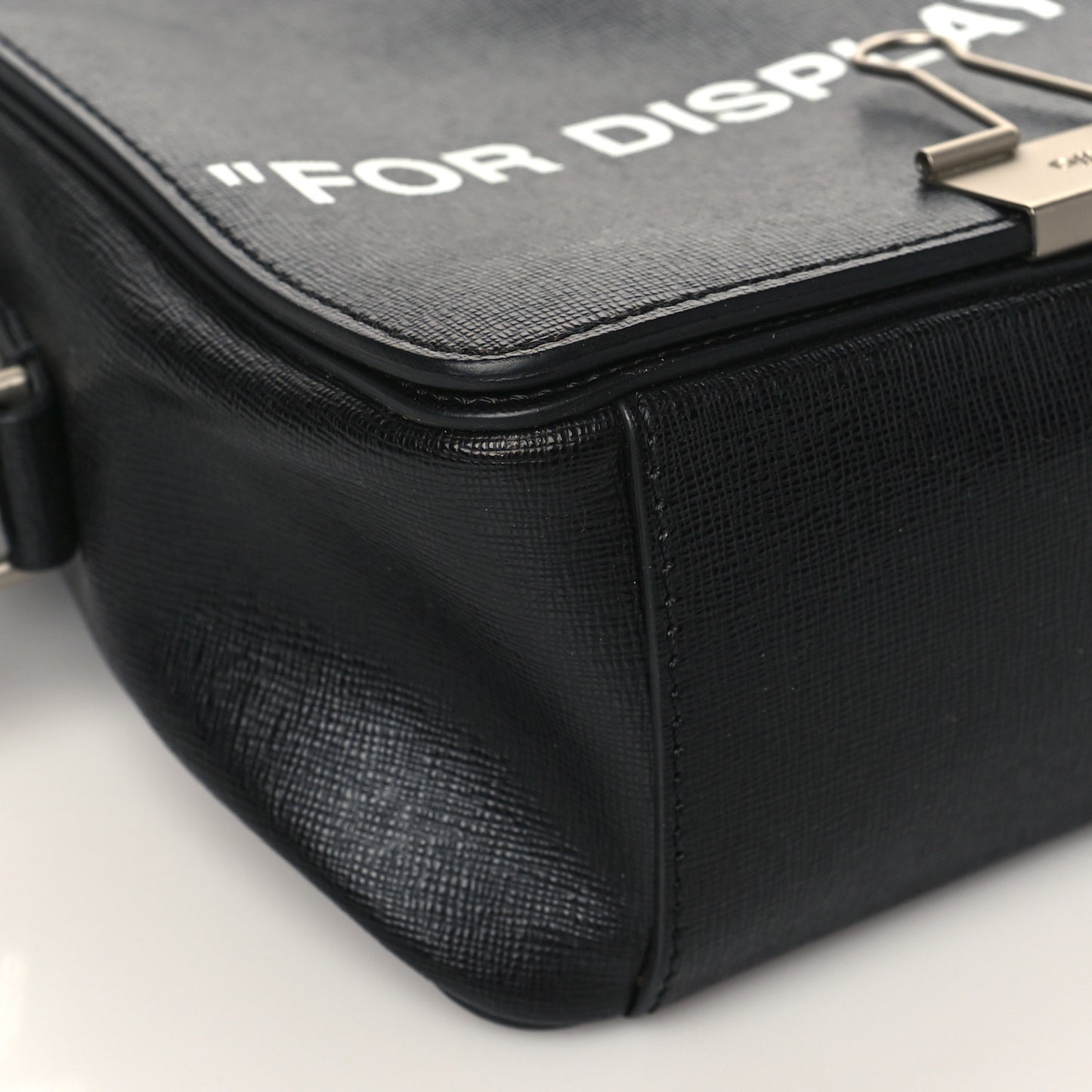 Saffiano For Display Only Binder Clip Shoulder Bag Black