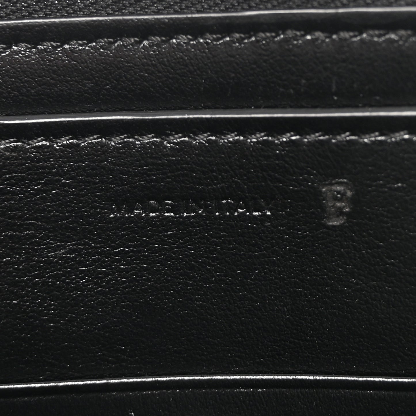 X ANNELI SANAYE HENRIKSSON Smooth Calfskin Telepathic Pouch Black Red