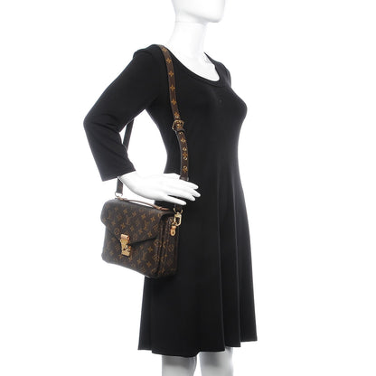 Louis Vuitton Monogram Pochette Metis 16 of 21