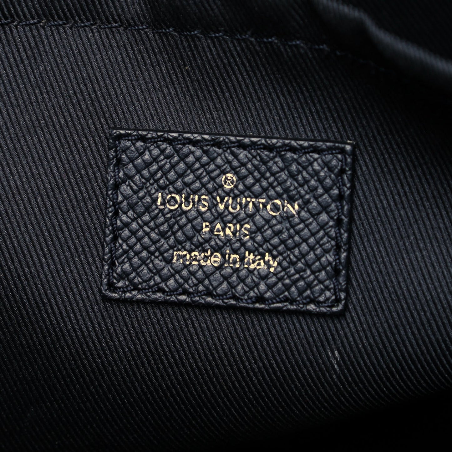 Taiga Monogram Eclipse Outdoor Messenger Black