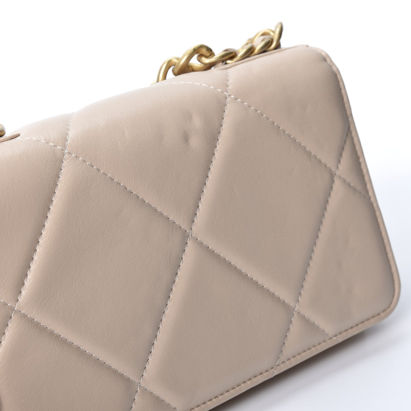 Goatskin Quilted 19 Wallet On Chain WOC Light Beige