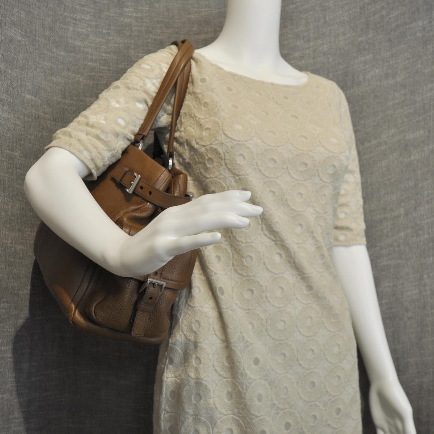 Vitello Daino Leather Shoulder Bag