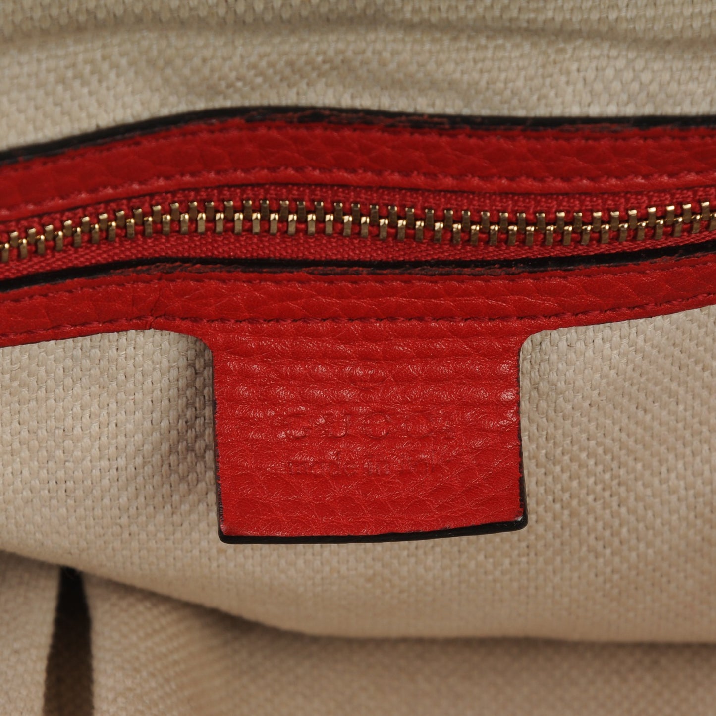 Pebbled Calfskin Large Soho Hobo Red