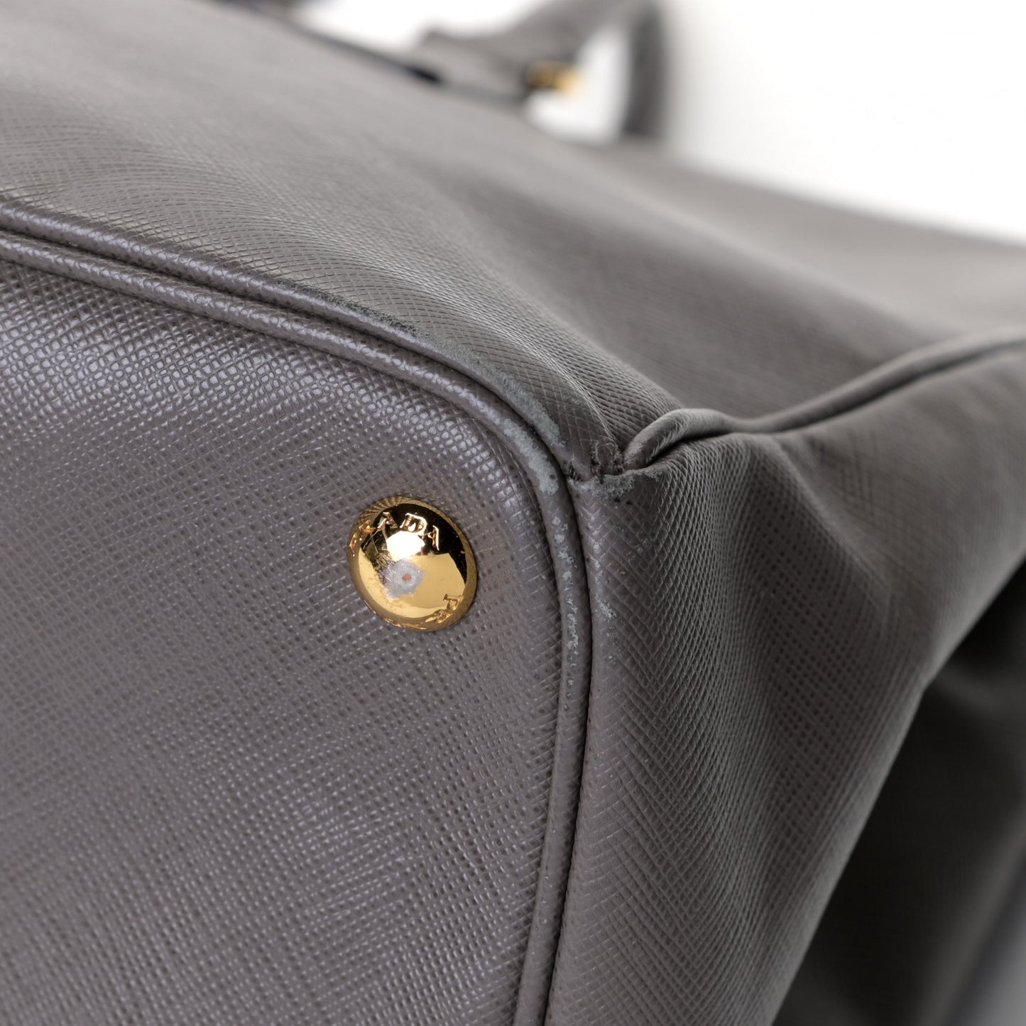 Saffiano Lux Large Galleria Double Zip Tote Grafite