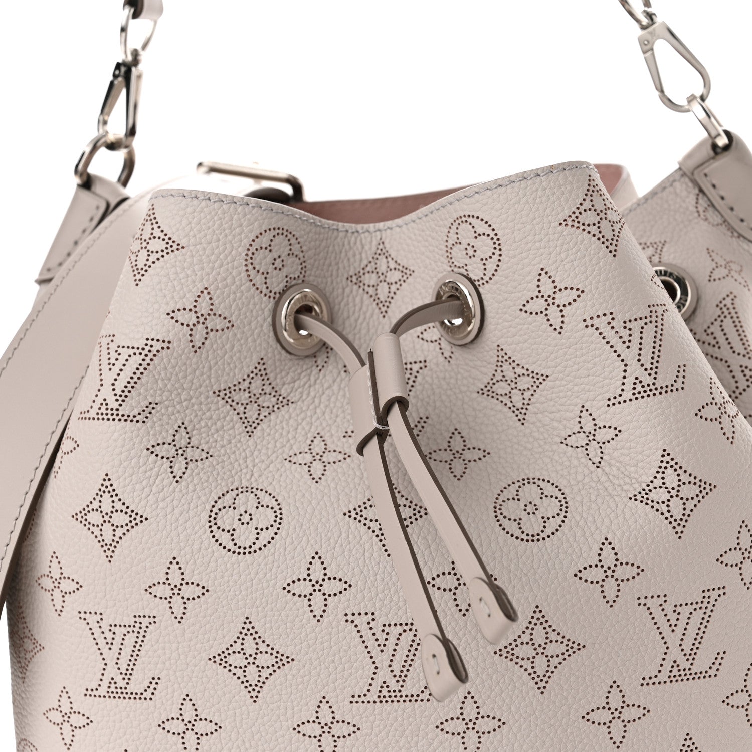 Louis Vuitton Mahina Muria Snow White 8 of 11