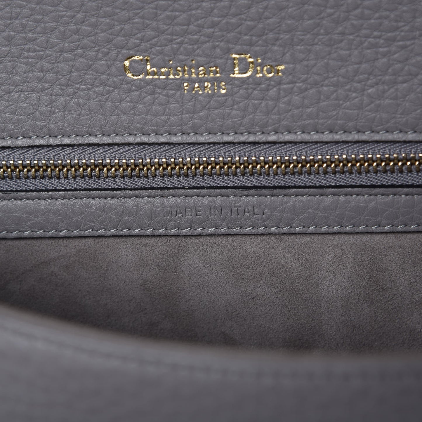 Grained Calfskin Medium Diorama Flap Bag Gris