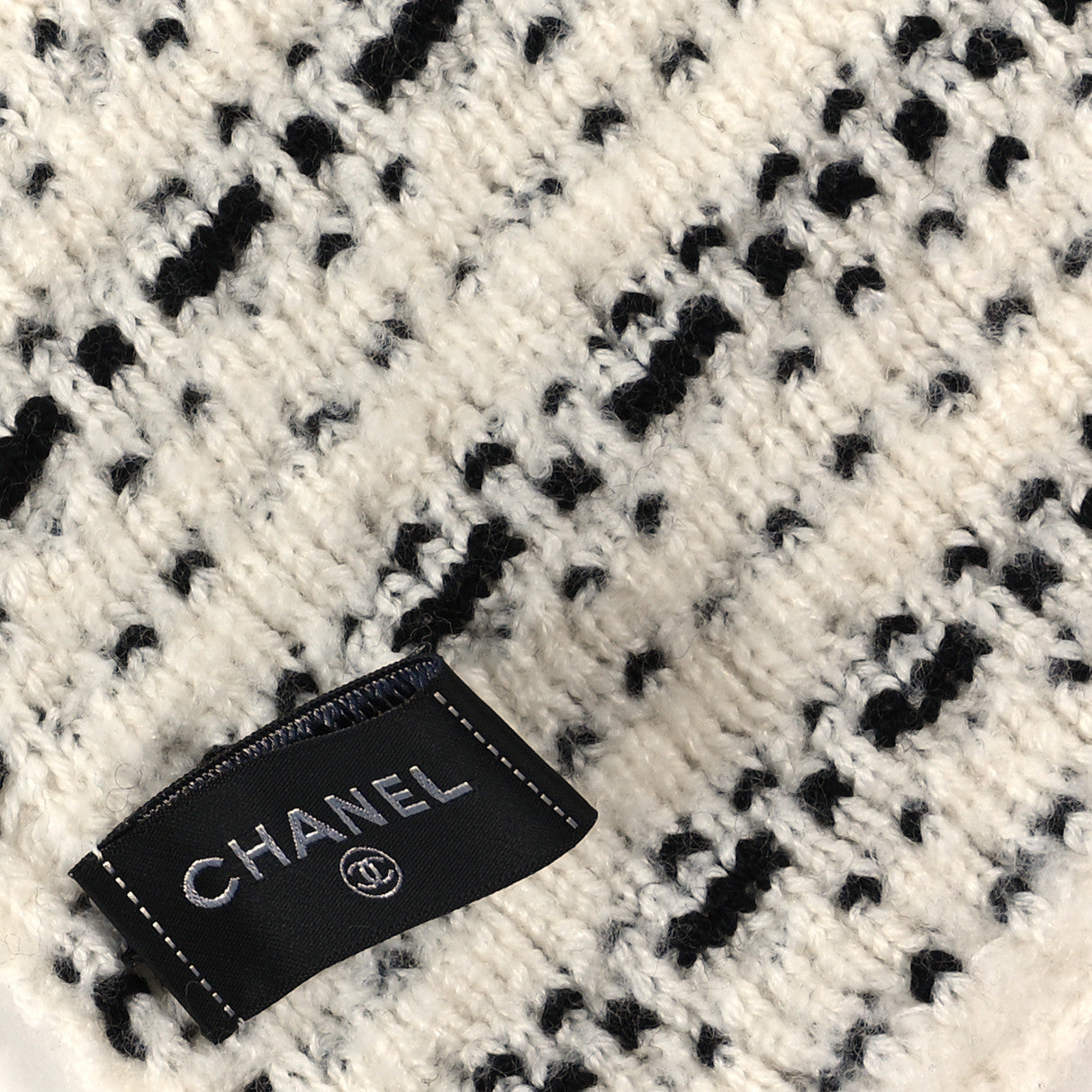 Chanel Wool Cashmere Silk Knit CC Scarf Black White 4 of 4