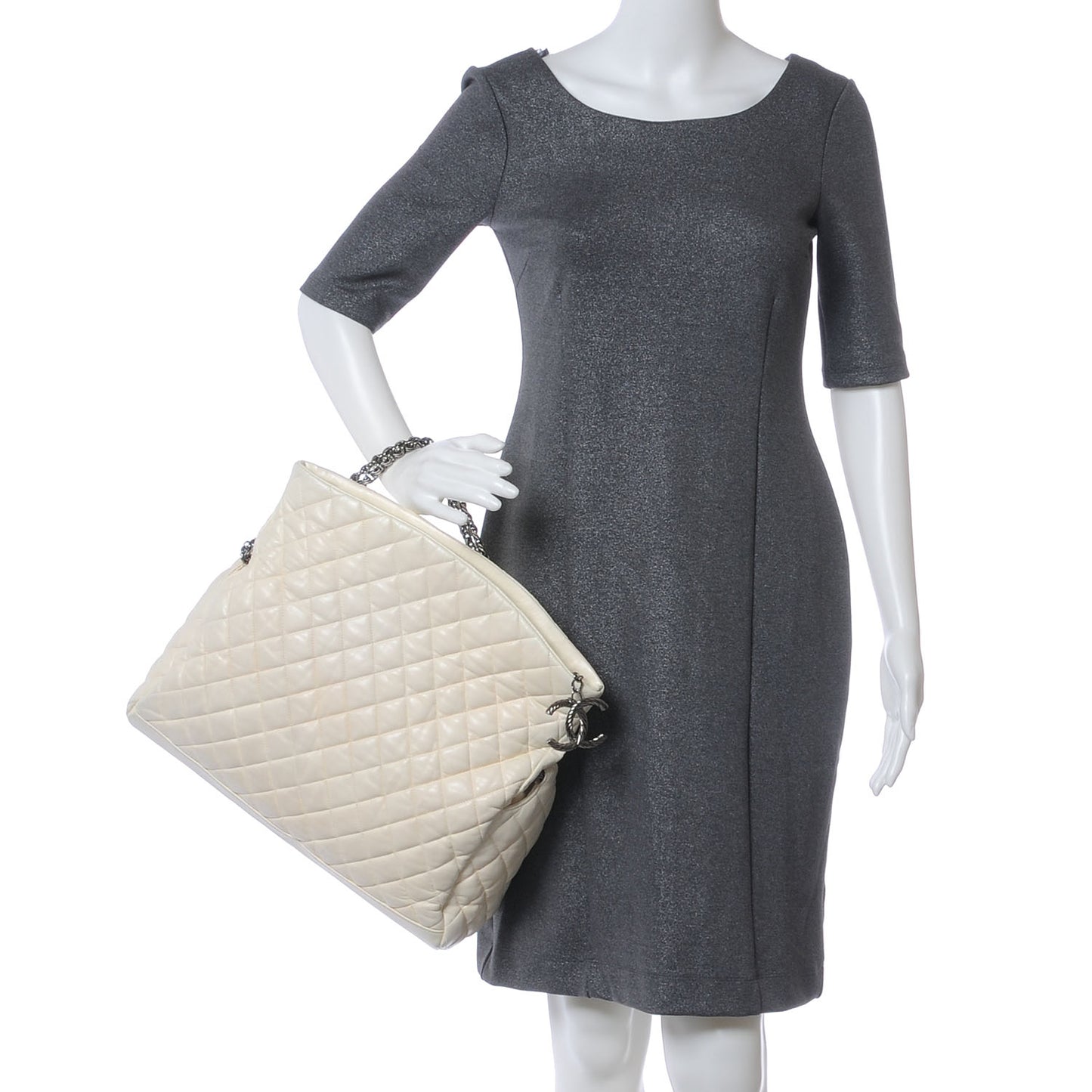 Lambskin Quilted Large Paris Moscou Red Square Bag Ivory