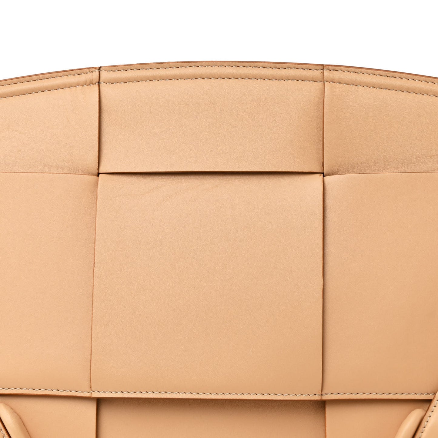 Calfskin Maxi Intrecciato Medium Arco Nude
