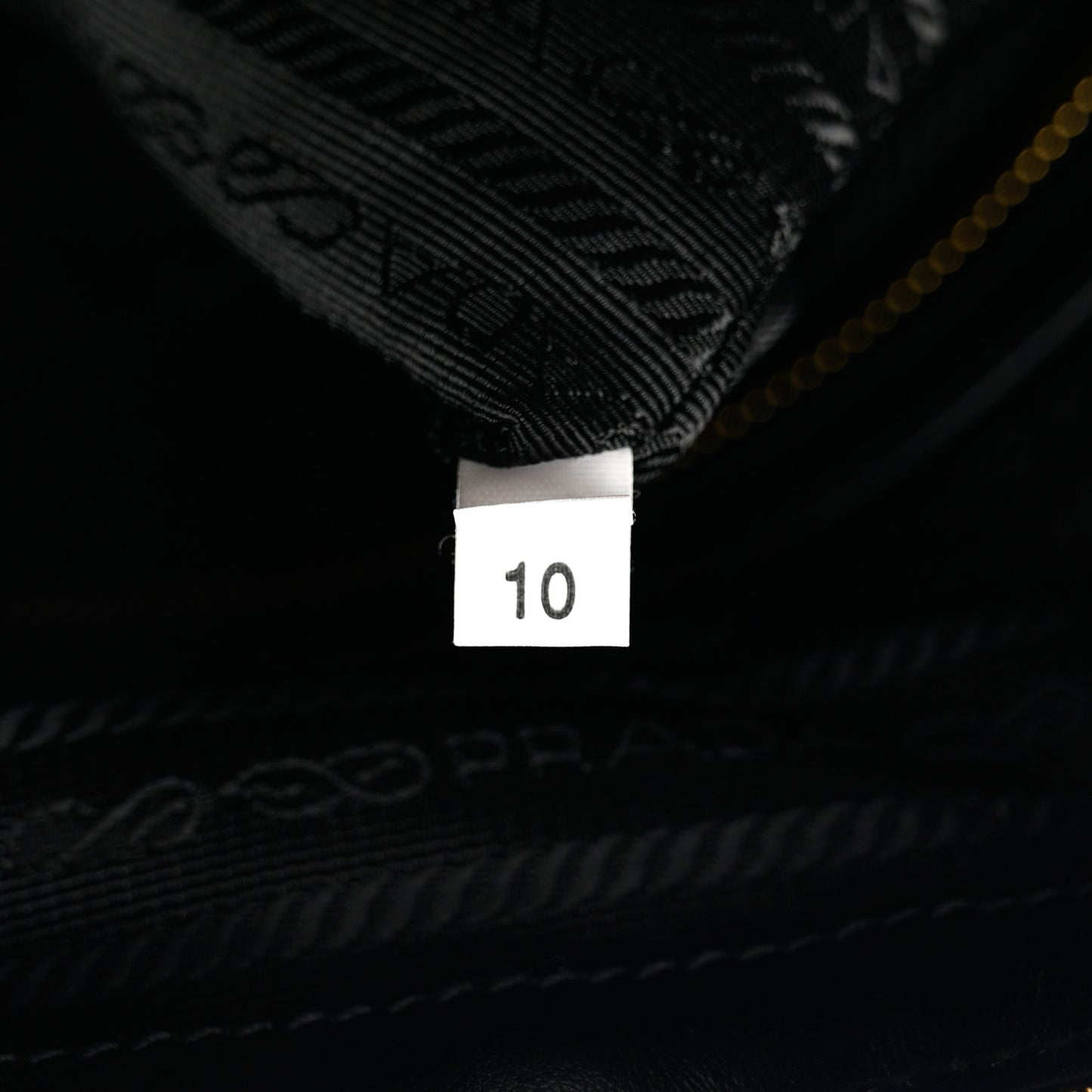 Jacquard Saffiano Triangolo Symbole Embroidered Medium Travel Bag Black Corda
