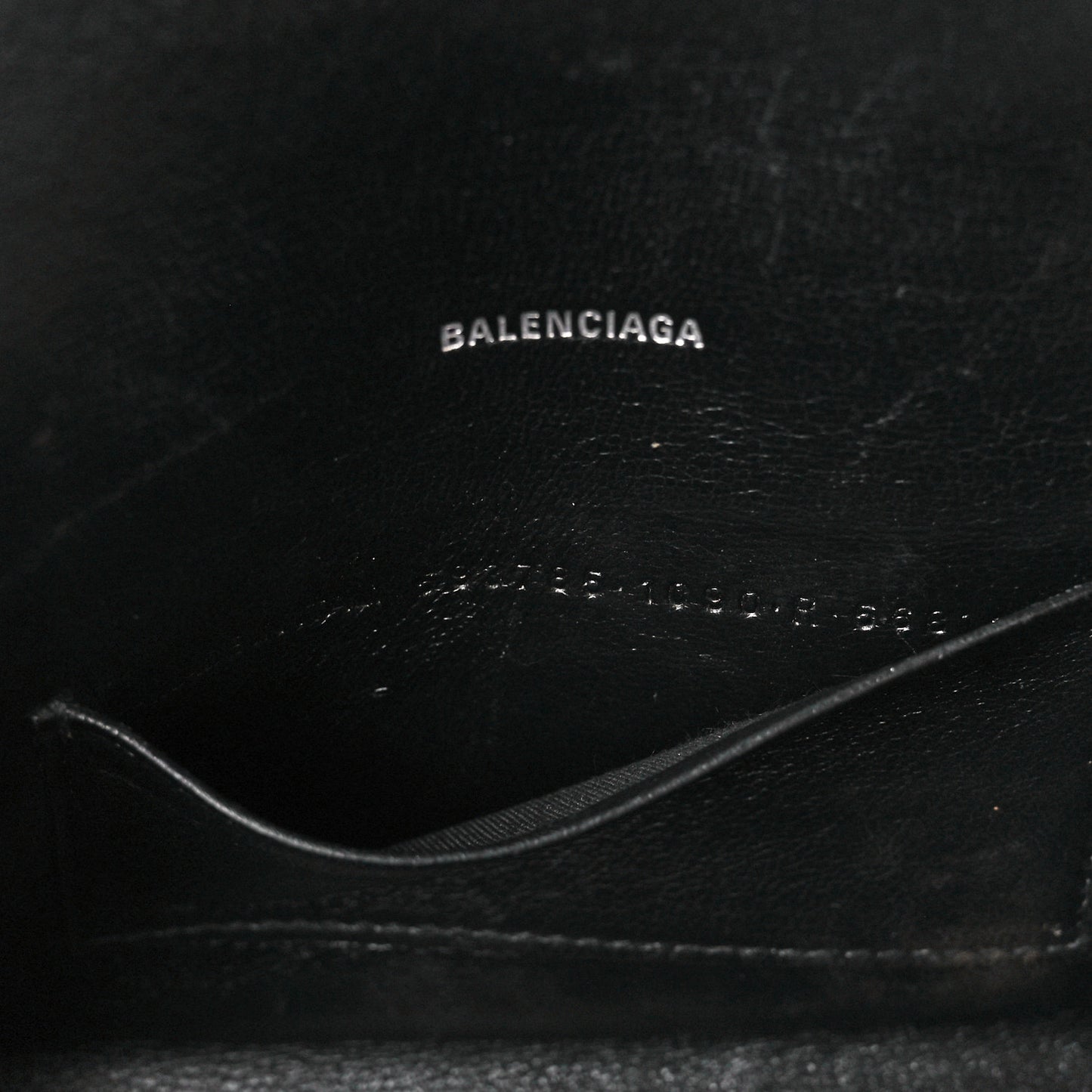 Grained Calfskin Logo Cash Phone Holder Wallet On Chain Black White
