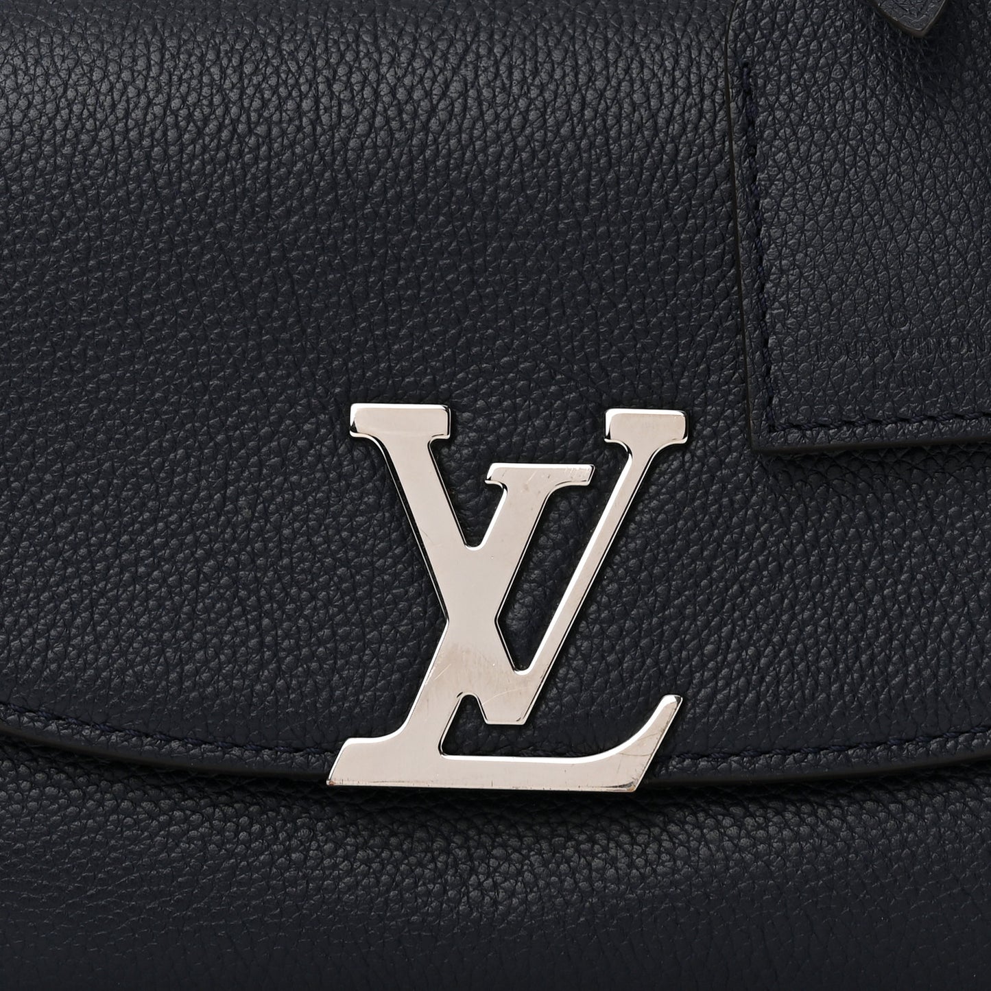 Grained Calfskin Vivienne NM Blue Marine