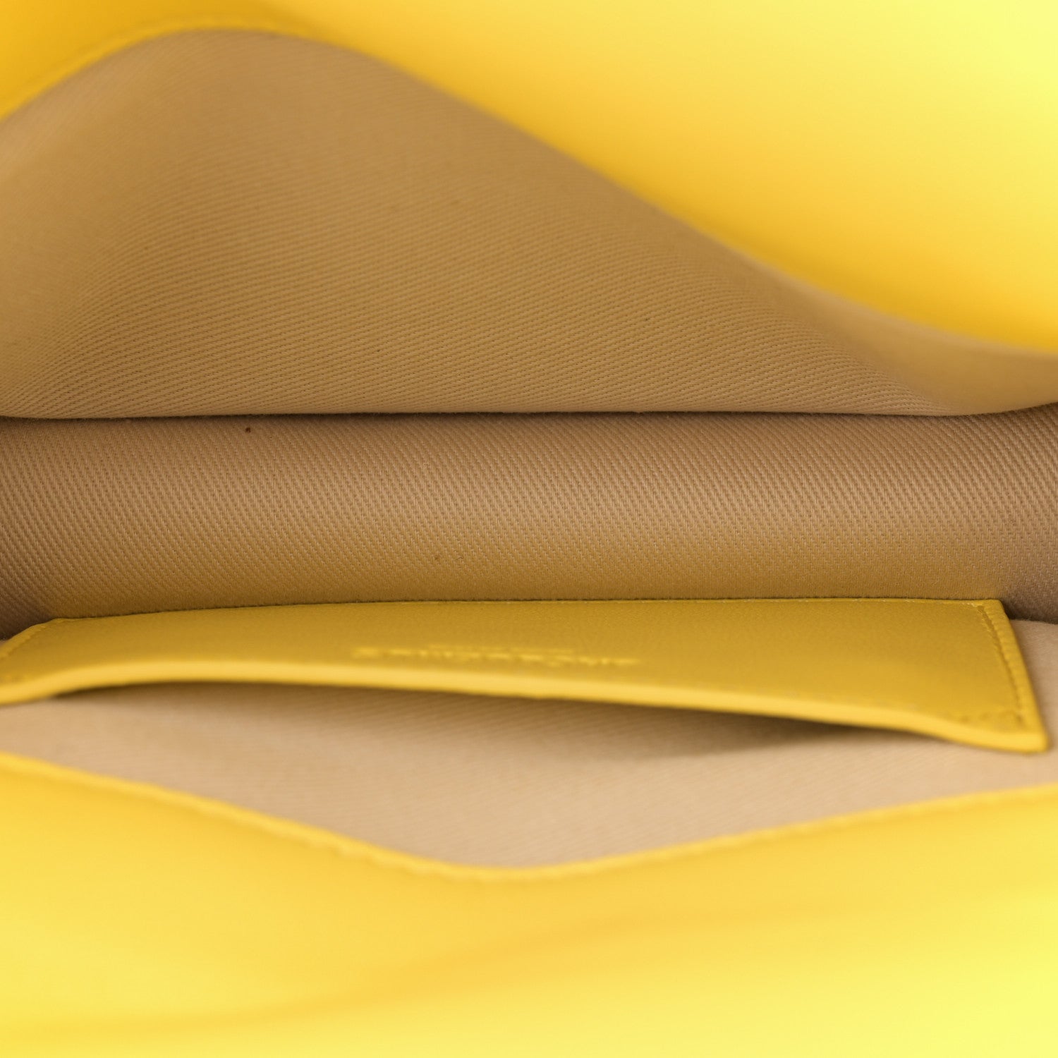 Jacquemus Smooth Calfskin La Petite Pochette Rond Carre Yellow 5 of 13