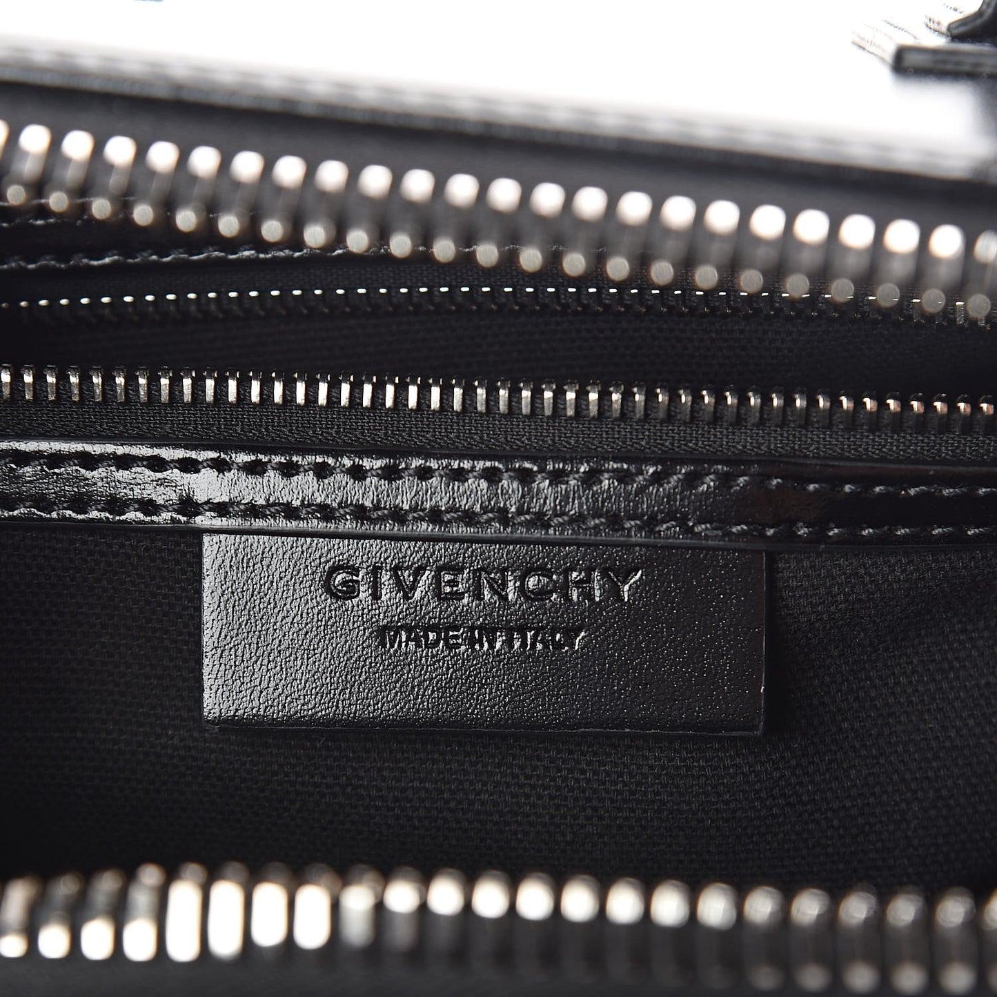 Shiny Lord Calfskin Small Antigona Black