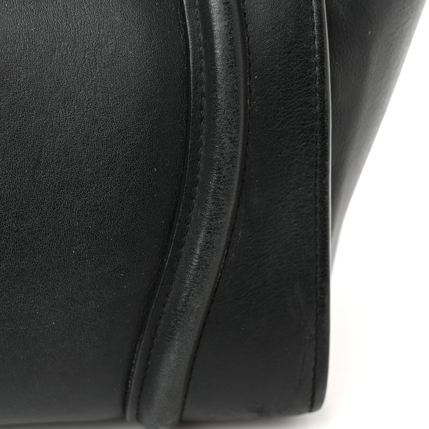 Smooth Calfskin Medium Luggage Black